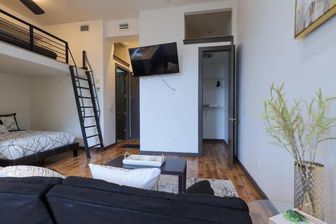 Old West Studio Lofts West Tampa Extérieur photo