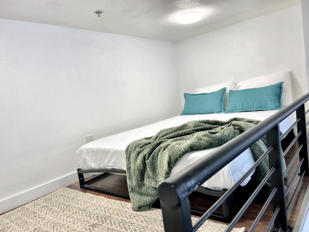 Old West Studio Lofts West Tampa Extérieur photo