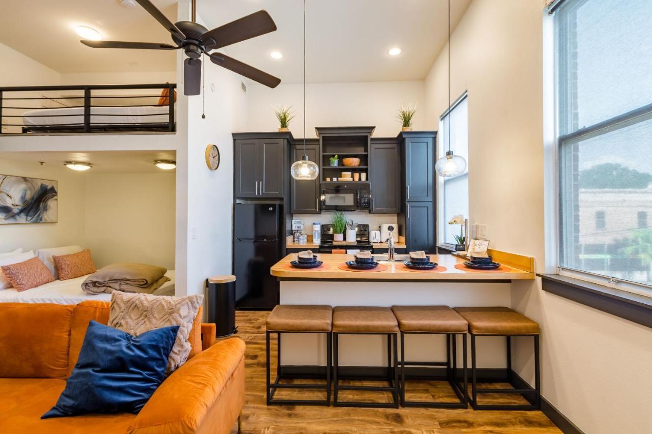 Old West Studio Lofts West Tampa Extérieur photo