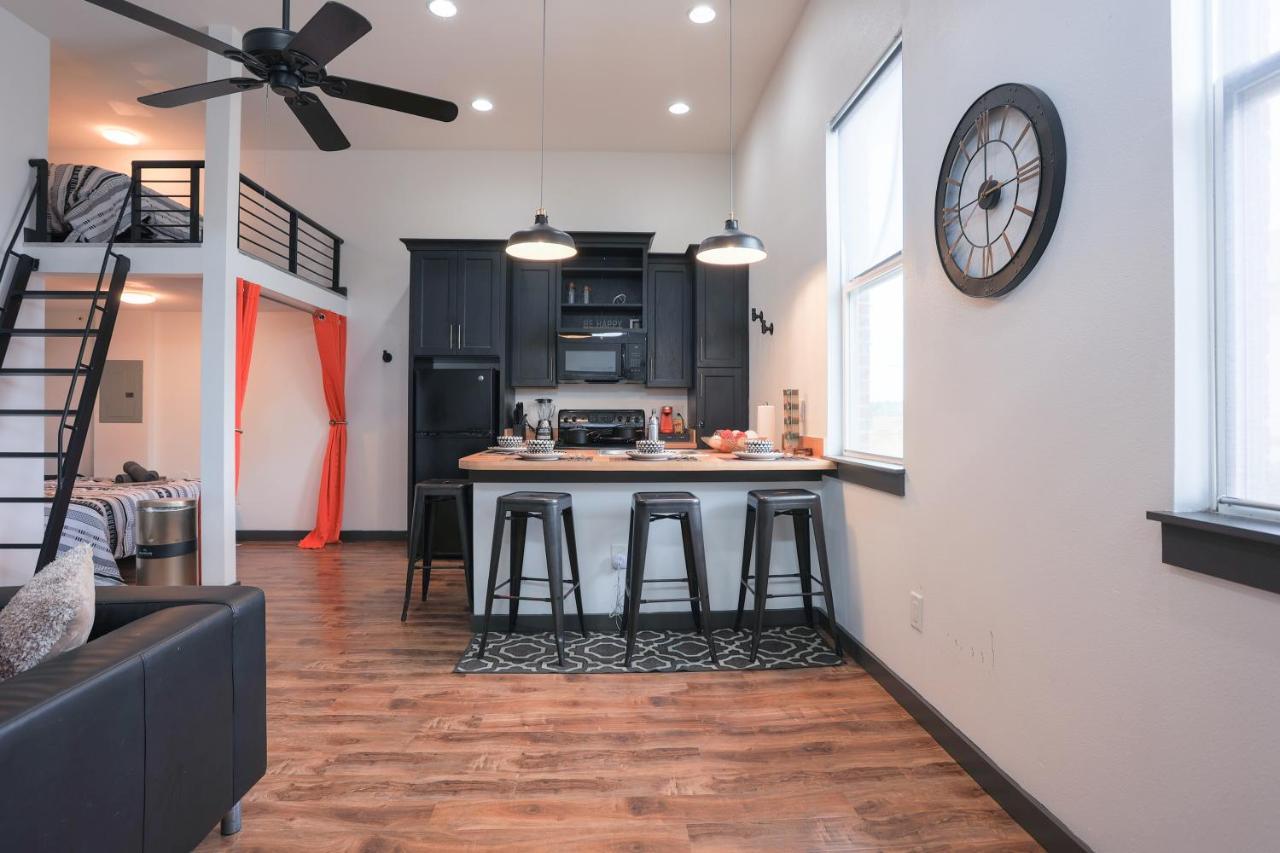 Old West Studio Lofts West Tampa Extérieur photo